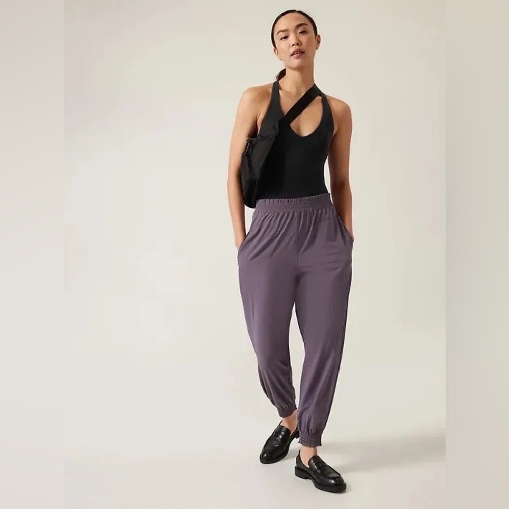 NWT Athleta Savannah Jogger dusk violet size‎ 6 tall
